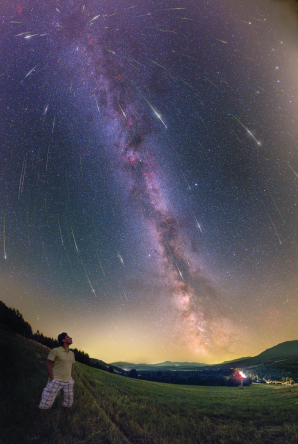 Pršení Perseid nad Kolonickým sedlem. Autor: Petr Horálek