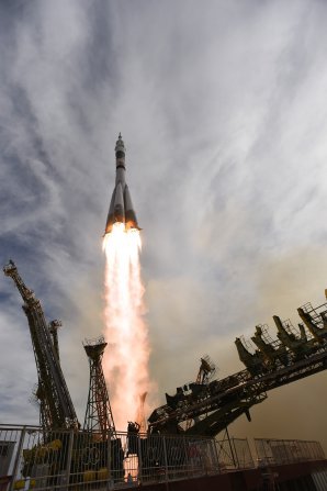 Sojuz TMA-18M startuje z Gagarinovy rampy na Bajkonuru Autor: spaceflightnow.com