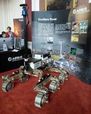 Model evropského roveru pro druhou fázi programu ExoMars, vystavený v roce 2015 v Cambridge Autor: wikipedia