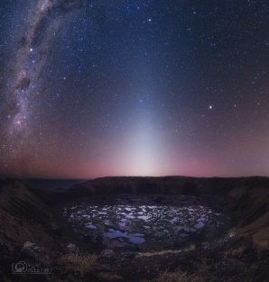 Zvířetníkové světlo nad Velikonočním ostrovem. Autor: Yuri Beletsky