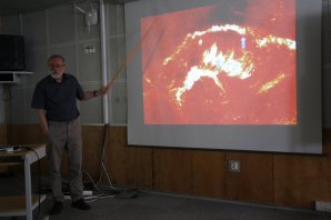 Petr Heinzel přednáší o hvězdných erupcích Autor: Martin Mašek
