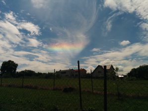 Cirkumhorizontální oblouk nad jižním obzorem. Dobřejovice, 19. června 2016. Autor: Adéla Androvičová