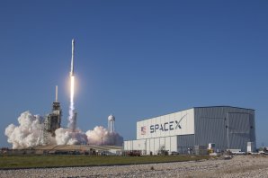 Současná podoba startovacího komplexu 39A na Floridě; zrovna odsud letí Falcon 9 Autor: SpaceX - flickr