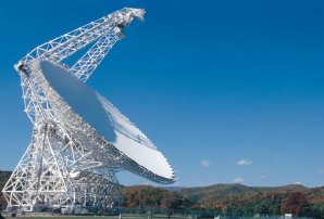 Radioteleskop GBT s anténou o průměru 100 metrů Autor: NRAO/AUI/NSF