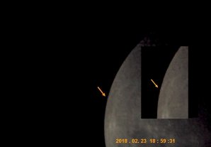Zákryt Aldebaranu Měsícem. Políčko z videa zaznamenané digitálním fotoaparátem. Vnořený obrázek je políčko o 0,3 sekundy dále, kdy už je vystupující Aldebaran vidět zřetelně. Autor: Michael Kročil