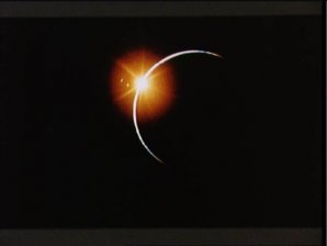 Zatmění Slunce Zemí - jedinečný záběr se podařil posádce Apolla 12 cestou domů z Měsíce Autor: Flickr NASA