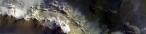 Severní okraj kráteru Koroljov na snímku ze sondy TGO Autor: ESA/Roscosmos/CaSSIS