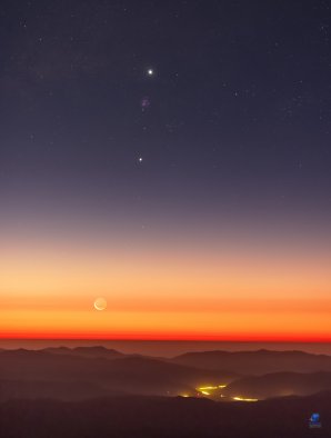 Měsíc, Jupiter a Venuše nad pouští Atacama Autor: Zdeněk Bardon