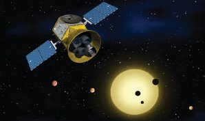 Kresba družice NASA s názvem TESS určené k objevování exoplanet Autor: NASA