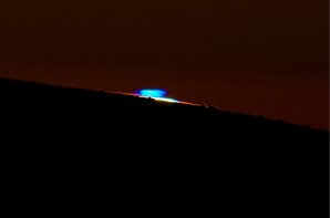 Modrá záblesk zachycený při západu Slunce z observatoře Paranal. Autor: G. Blanchard/ESO