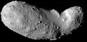 Asteroid Itokawa na snímku ze sondy Hayabusa Autor: JAXA