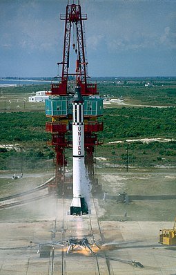 Start historické mise Alana Sheparda Autor: NASA