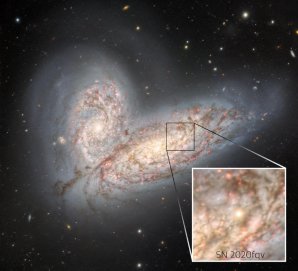 Galaxie NGC 4568 s vyznačením polohy supernovy SN 2020fqv Autor: International Gemini Observatory