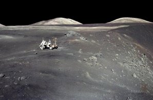 Lunar Rover mise Apollo 17 s Harrisonem Schmittem poblíž místa nálezu oranžové půdy Autor: NASA