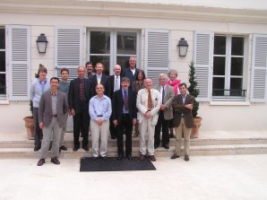 Zasedání řídícího výboru IERS, Mezinárodní úřad pro míry a váhy v Sèvres u Paříže (2004) Autor: Archiv Jana Vondráka