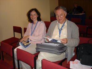 Se srbskou kolegyní Olgou Atanackevič na Valném zasedání IAU v Praze (2006) Autor: Archiv Jana Vondráka