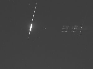 Obr. 7: Souhrnný snímek spektra bolidu 20240128_201740 ze spektrografu VM SPNW (rozlišení 0,47 nm/px). Autor: Hvězdárna Valašské Meziříčí, p.o.