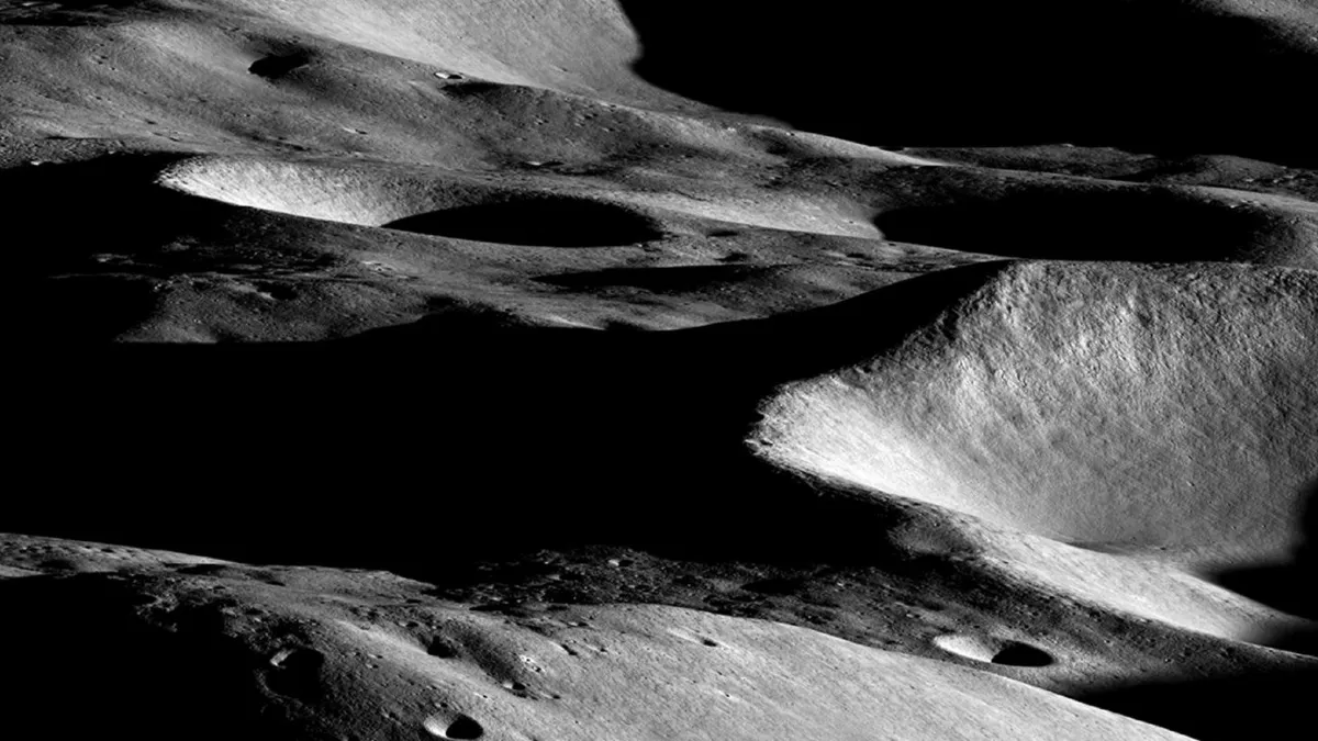 Oblast Malapert, místo přistání mise IM-1, zachycená sondou LRO Autor: NASA/GSFC/Arizona State University