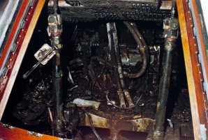 Vnitřek kabiny Apolla 1 po požáru, při kterém zahynula posádka Guss Grissom, Ed White a Roger Chaffee Autor: NASA