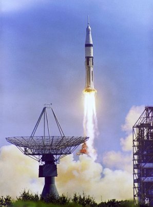 Raketa Saturn IB startuje s kosmickou lodí Apollo 7 ze startovního komplexu 34 Kennedyho vesmírného střediska na Floridě 11. 10. 1968 Autor: NASA
