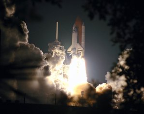 Startující raketoplán Columbia s Chandrou v nákladovém prostoru, STS-93 Autor: Wikipedia