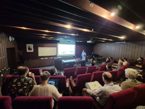 Účastníci počas konferenčného dňa na Astronomickom ústave SAV. Autor: Michal Zajaček