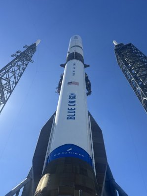 New Glenn na startovní rampě 9. 11. 2025 Autor: Blue Origin New Glenn na startovní rampě 9. 11. 2025 Autor: Blue Origin