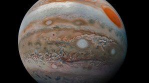 Snímek Jupiteru pořízený sondou Juno. Výrazná rudá skvrna a bouřlivá jižní polokoule. Autor: NASA Snímek Jupiteru pořízený sondou Juno. Výrazná rudá skvrna a bouřlivá jižní polokoule. Autor: NASA