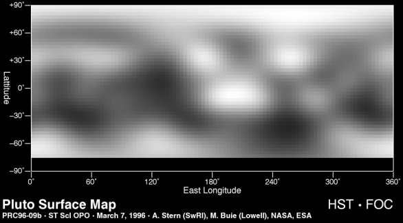 Mapa Pluta vyextrapolovaná z albedových útvarů pozorovaných Hubbleovým teleskopem. Autor: NASA / HST