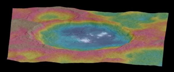 Kráter Occator v nepravých barvách Autor: NASA/JPL-Caltech/UCLA/MPS/DLR/IDA