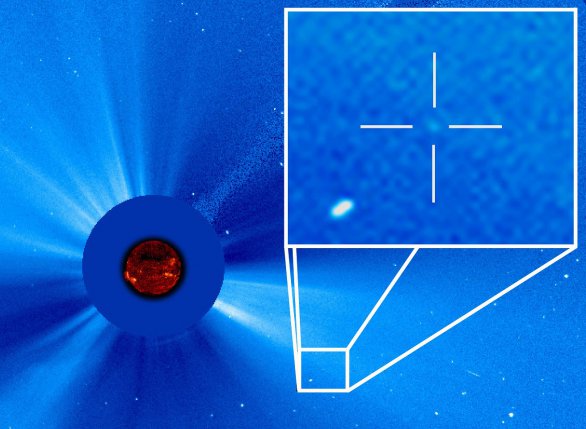 Kometa číslo 3000 v zorném poli korónografu LASCO C3 Autor: ESA&NASA/SOHO