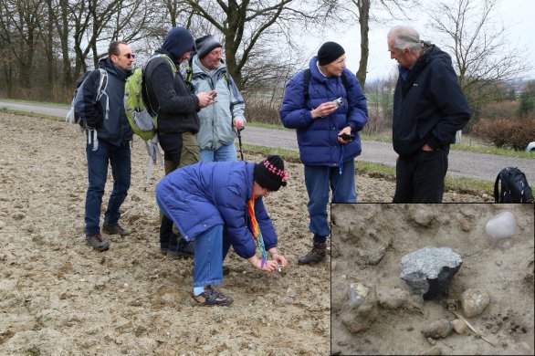 Obrázek dokumentující oblast nálezu prvního meteoritu ze dne 12. 3. s detailním pohledem na meteorit (23.9 g) v nálezové pozici JV od města Stubenberg. Autor: Dieter Heinlein.