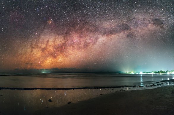 Mléčná dráha při pohledu z Maba beach vychází daleko za oceánem. Úžasný zážitek! Autor: Petr Horálek