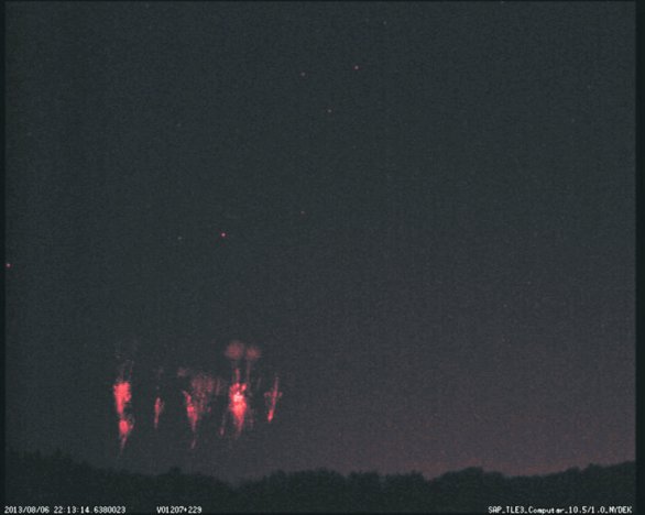 Taneční skupina Red sprites v 22:13UTC. Autor: Martin Popek