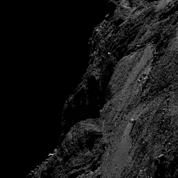 Detail jádra komety 67P pořízený 11. 5. 2016 ze vzdálenosti 9,97 km. Autor: SA/Rosetta/MPS for OSIRIS Team MPS/UPD/LAM/IAA/SSO/INTA/UPM/DASP/IDA