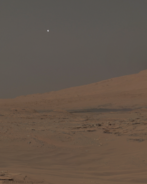 Phobos z Curiosity, sol 613, 28. 4. 2014 Autor: NASA / JPL / MSSS / Justin Cowart