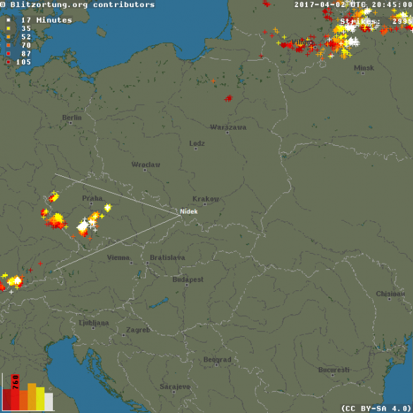 Pohled na mapu bleskové aktivity s vyznačením směru pohledu kamer v Nýdku