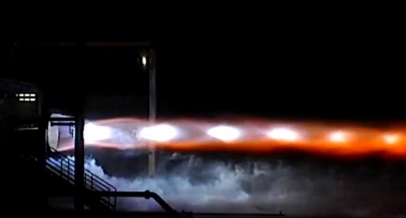 Test motoru BE-4 Autor: Blue Origin