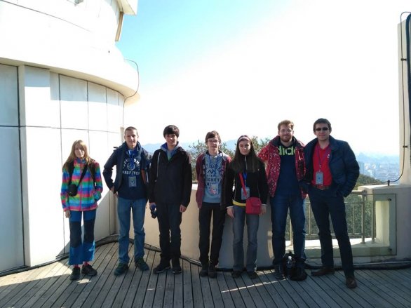 Český tým na observatoři po teoretickém kole, zleva: Radka Křížová, Radomír Mielec, Marco Souza de Joode, Martin Fof, Sára Elichová, Pavel Kůs a Václav Pavlík. Autor: Václav Pavlík