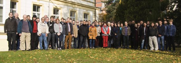 Společná fotografie účastníků 49. konference o výzkumu proměnných hvězd v Brně Autor: Martin Mašek