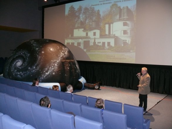 Nafukovací planetrium na Astrofilmu Piešťany 2018. Autor: Astrofilm.