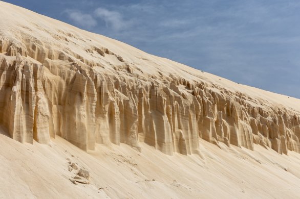 Erodované duny nad pláží Carlota na ostrově Boa Vista. Autor: Petr Horálek.