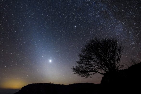 Zvířetníkové světlo a planeta Venuše. Autor: Peter Komka/MTI