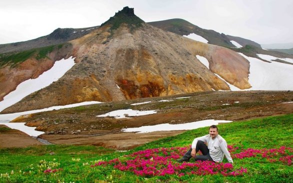 Sopka Mutnovskaja, Kamčatka. Počas svojich ciest po svete Genadij nielen inštaluje svoje teleskopy, ale stíha fotografovať aj takéto čarovné miesta. Autor: Genadij Borisov