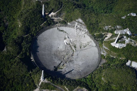 Radioteleskop Arecibo po zřícení platformy s přístroji 1. 12. 2020 Autor: Juan R. Costa/NotiCel