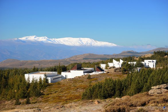 Ubytovací komplex observatoře CAHA. Autor: Zdeněk Bardon