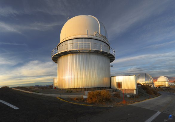 Kopule Dánského 1,54 m dalekohledu za dne. Eso, La Silla, Chile Autor: Zdeněk Bardon