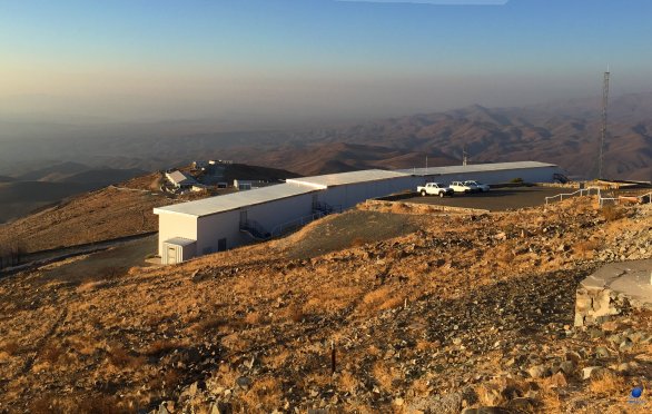 Budova pro vzdálené řízení dalekohledů ESO 3,6 m a MPG 2,2 m. ESO, La Silla, Chile Autor: Zdeněk Bardon