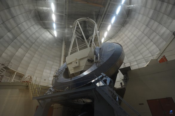 Dalekohled Mayall s průměrem primárního zrcadla 4 metry. Observatoř Kitt Peak, Arizona, USA Autor: Zdeněk Bardon