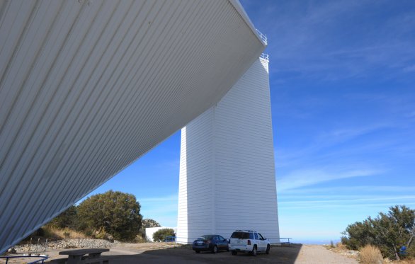 Solární dalekohled McMath-Pierce. Observatoř Kitt Peak, Arizona, USA Autor: Zdeněk Bardon